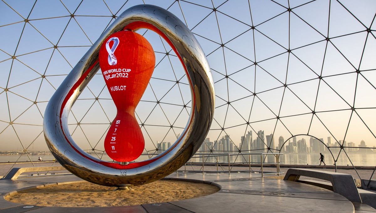 Statue of the world cup in Doha